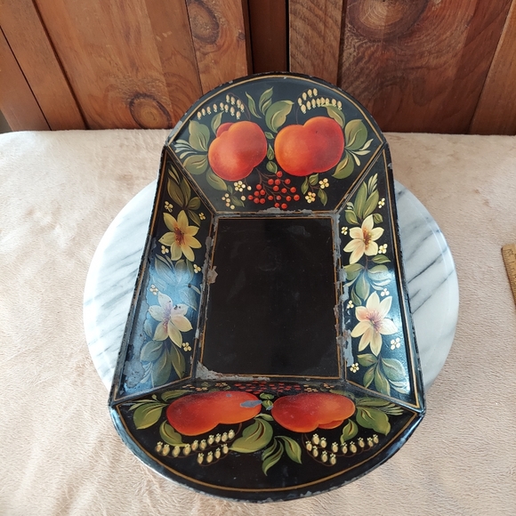 Painted Metal Tole Tray - Picture 3 of 10